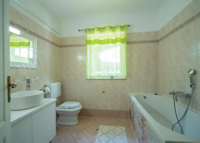 Melanie - Opri Hills With Balcony C