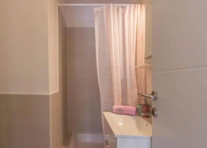 Melanie - Opri Hills With Balcony C